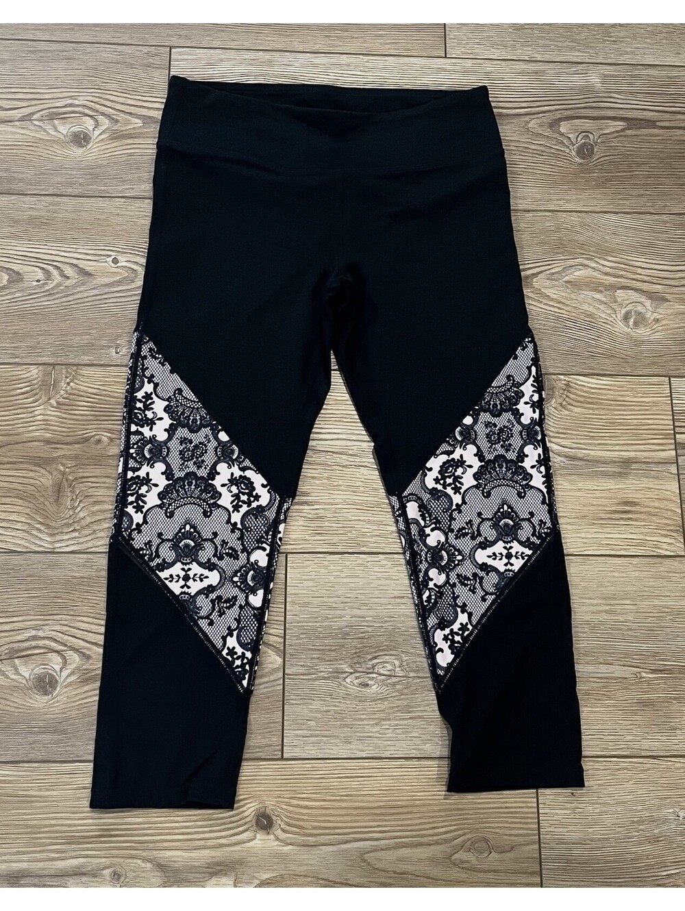Fabletics Women’s Black Pink Lace Mesh Leggings Magenta Size S